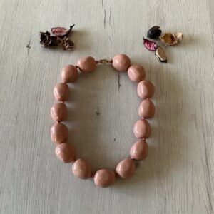 colar areia nude
